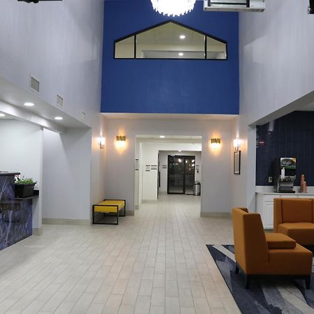 Quality Inn & Suites Buda Esterno foto