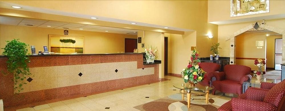 Quality Inn & Suites Buda Esterno foto