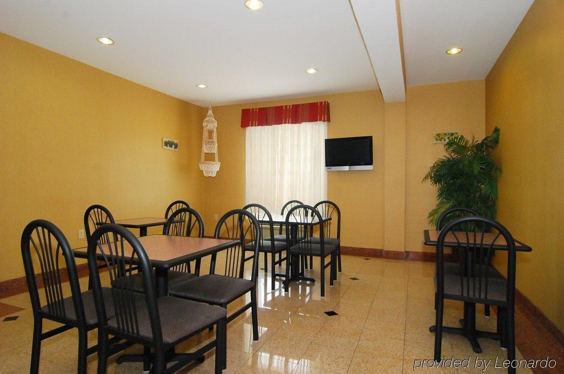 Quality Inn & Suites Buda Ristorante foto