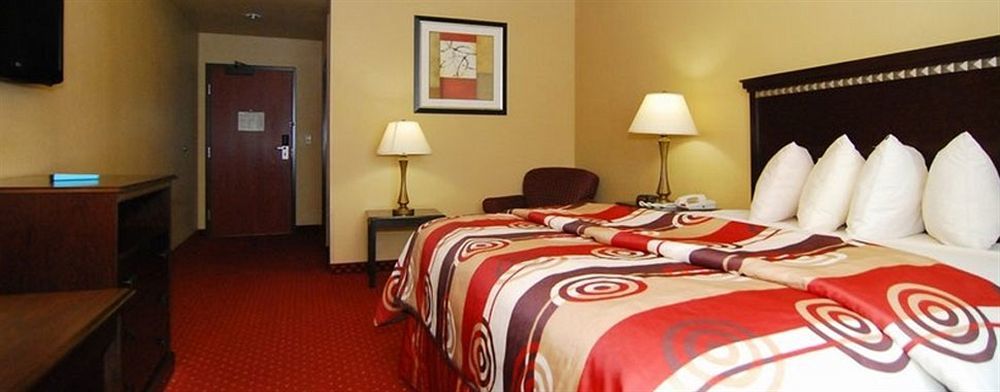 Quality Inn & Suites Buda Esterno foto